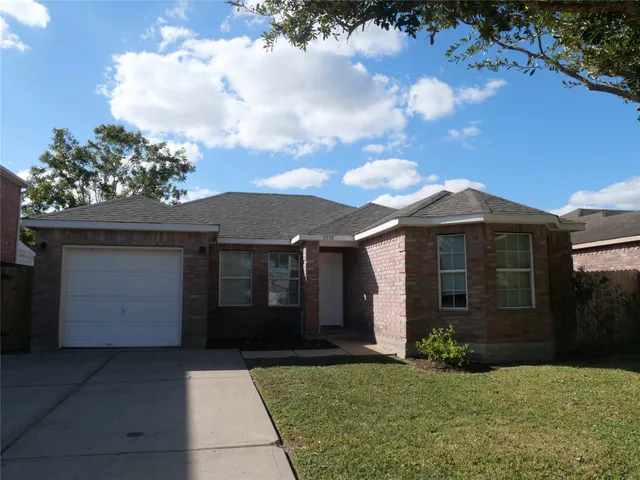 $229,000 | 5510 Rio Alamo Street, Rosharon, TX 77583