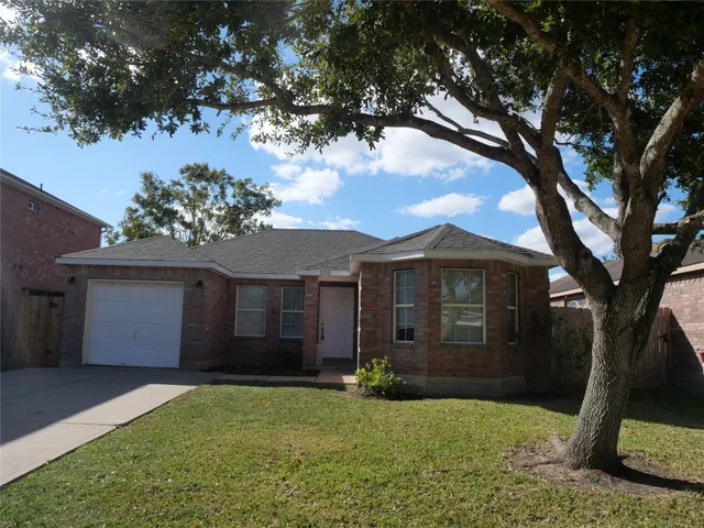 $229,000 | 5510 Rio Alamo Street, Rosharon, TX 77583
