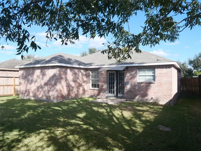 $229,000 | 5510 Rio Alamo Street, Rosharon, TX 77583