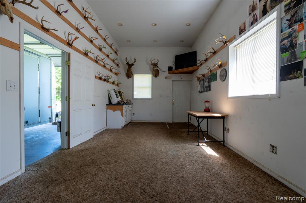 10069 Silver Lake Road Linden, MI 48451 - Photo 20 of 28