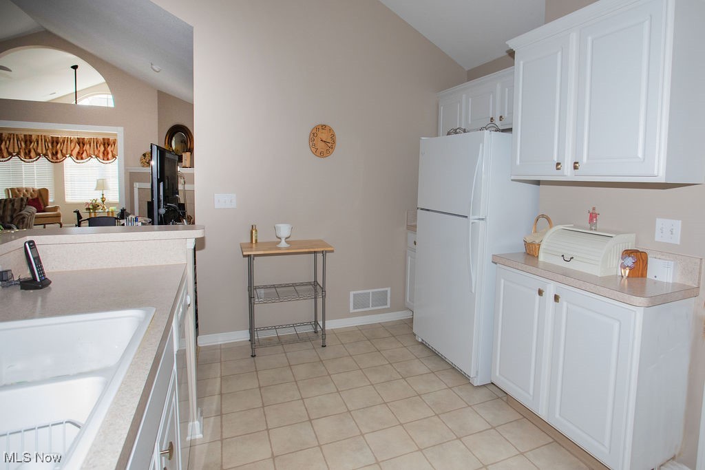 9151 Springfield Road, Unit 202 Youngstown, OH 44514 - Photo 14 of 27 Gallery Image 14
