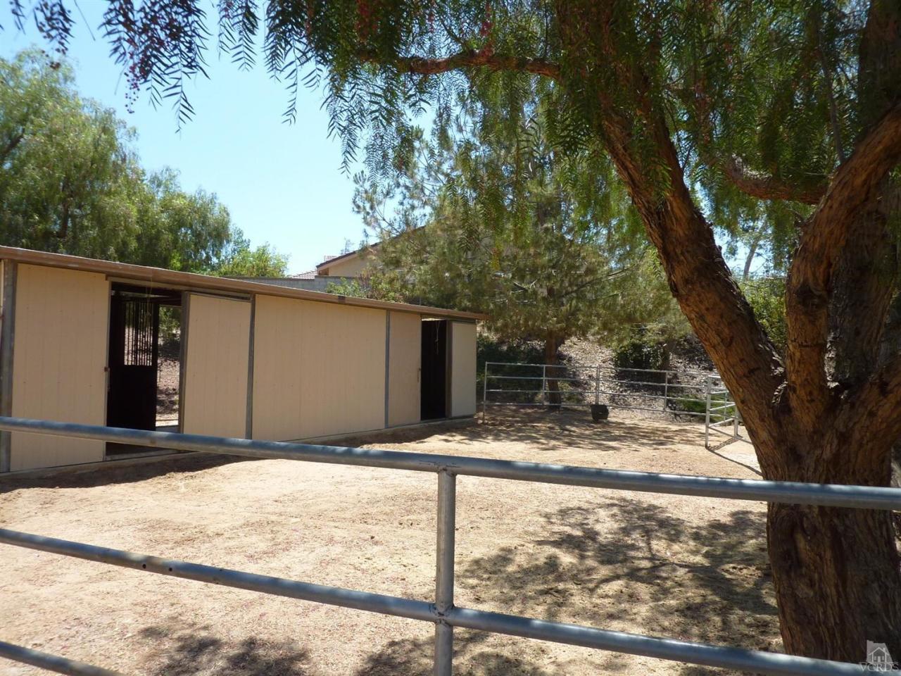 192 Wrangler Road Simi Valley, CA 93065 - Photo 21 of 40 a view of a backyard of the house
