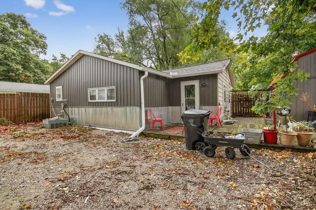 $84,000 | 1216 South Oak Street, Bloomington, IL 61701