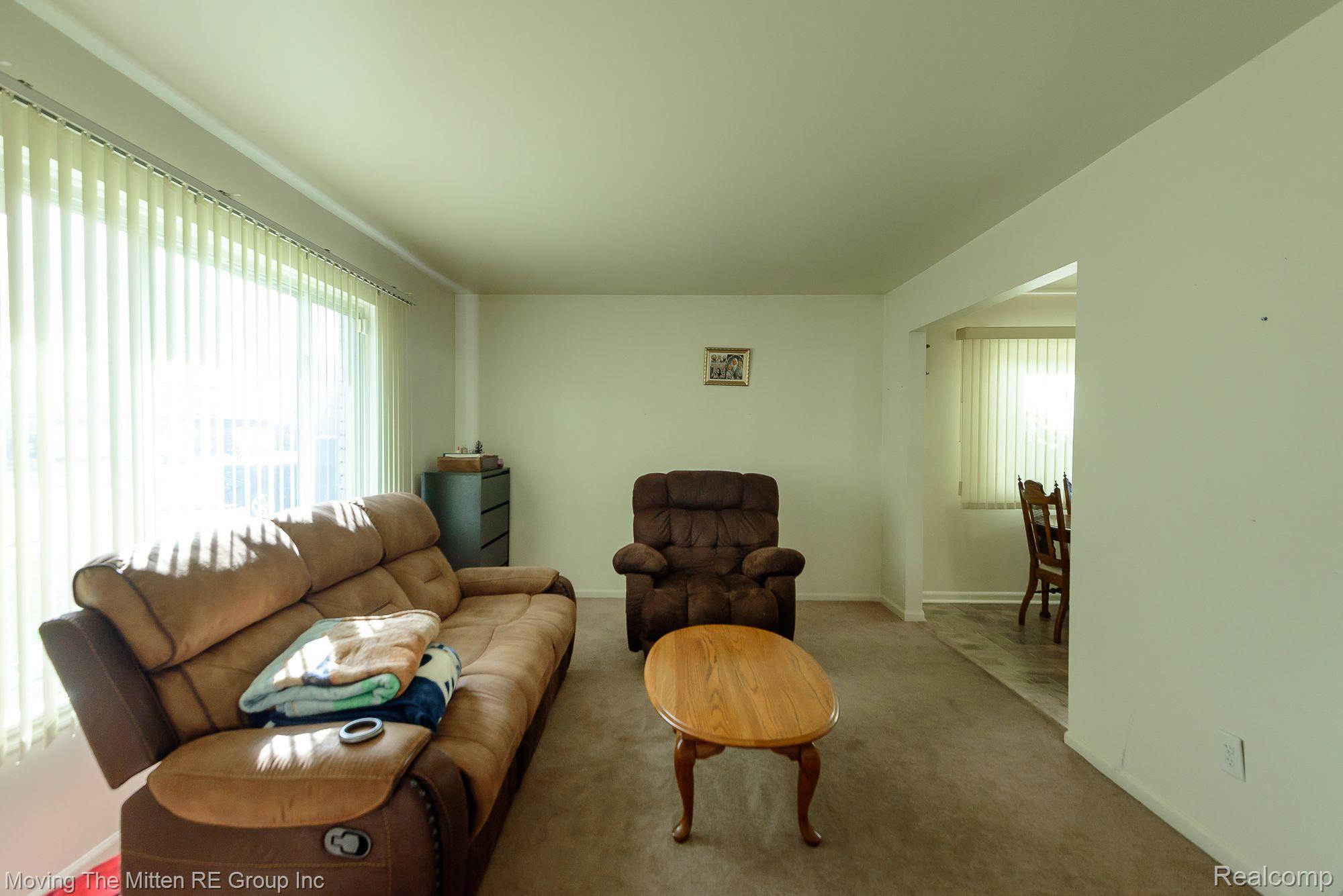 45090 Rudgate Road Canton, MI 48188 - Photo 3 of 41 Gallery Image 3