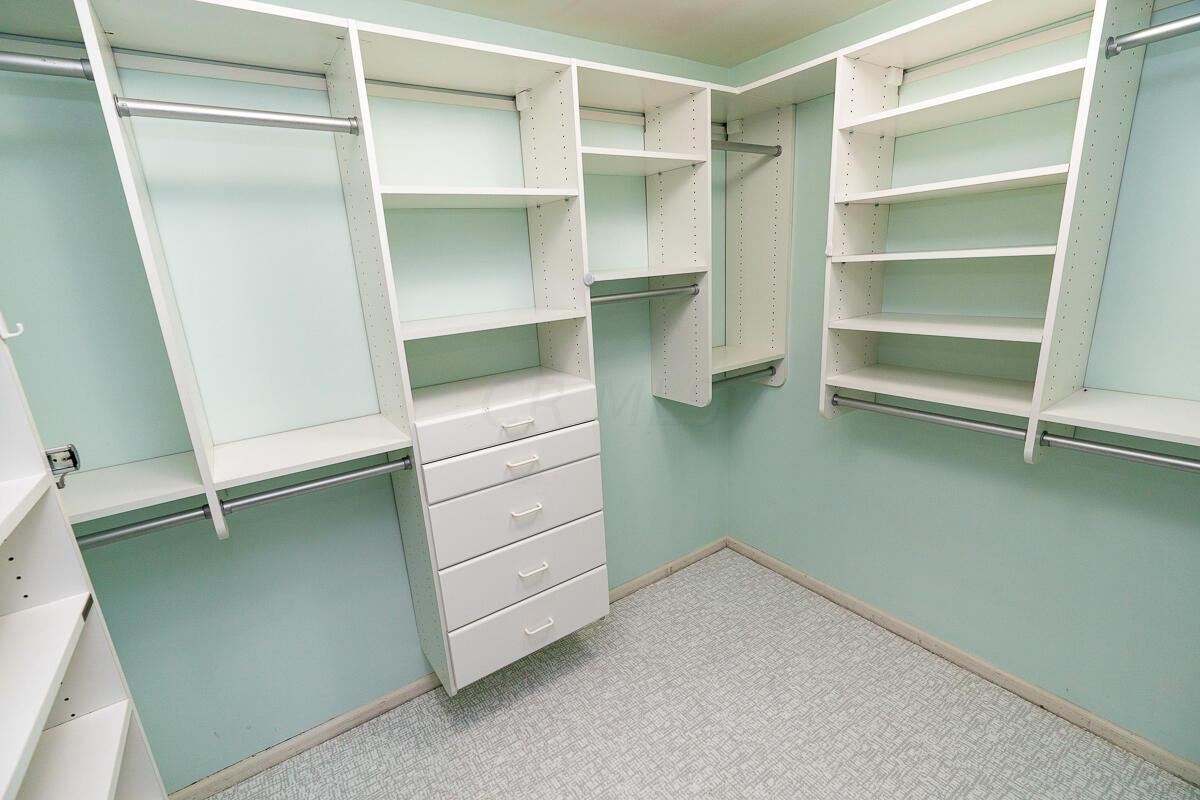 2100 Sheringham Road Columbus, OH 43220 - Photo 27 of 63 2100 Sheringham Rd-51