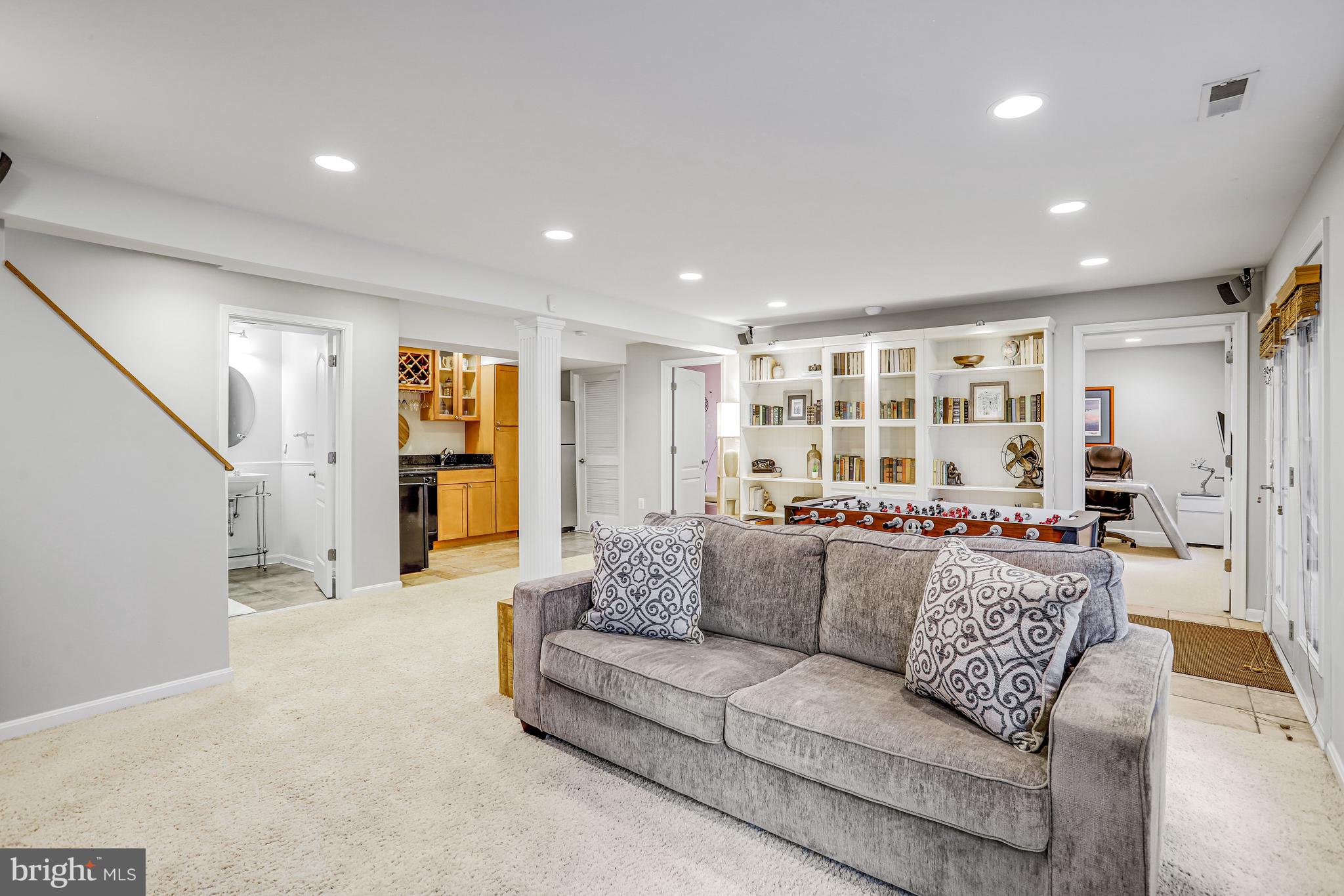 21625 Merion Street Ashburn, VA 20147 - Photo 17 of 80 a living room with furniture and white walls