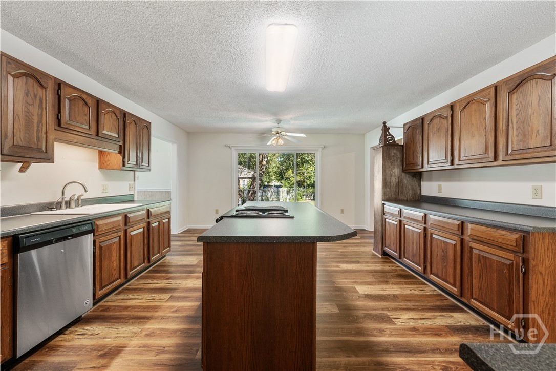 808 Robin Drive Pooler, GA 31322 - Photo 12 of 45 Kitchen