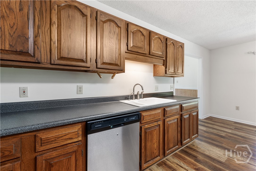 808 Robin Drive Pooler, GA 31322 - Photo 15 of 45 Kitchen