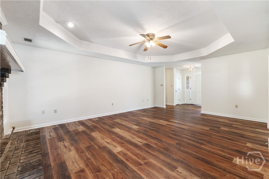 808 Robin Drive Pooler, GA 31322 - Photo 7 of 45 Living room