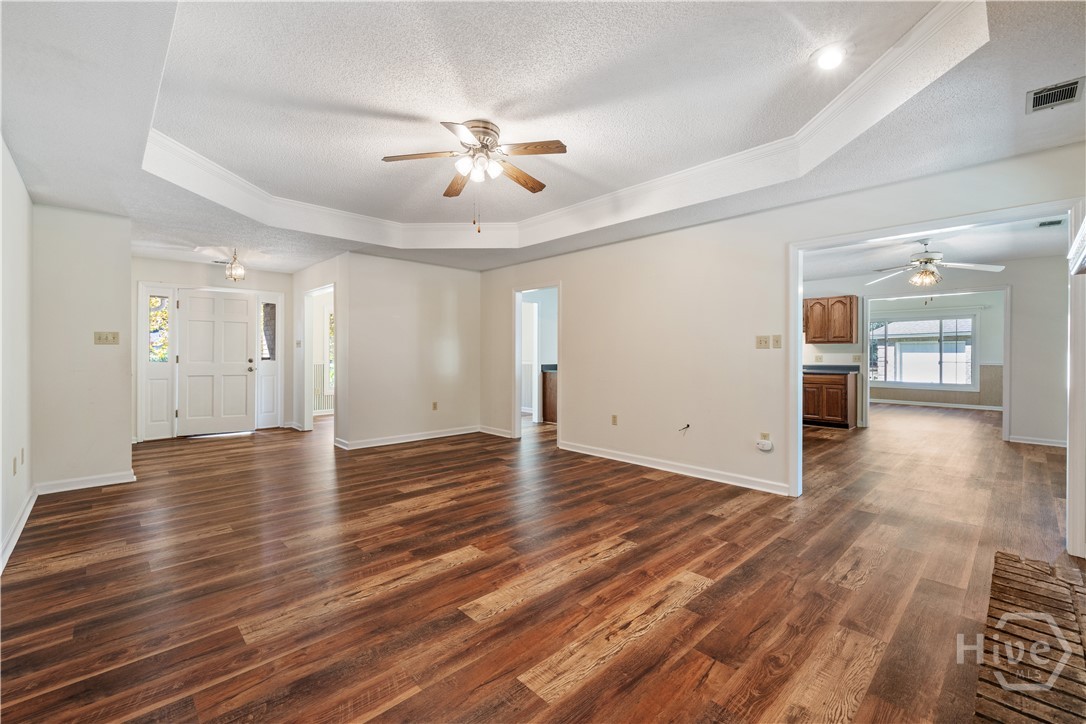 808 Robin Drive Pooler, GA 31322 - Photo 8 of 45 Living room