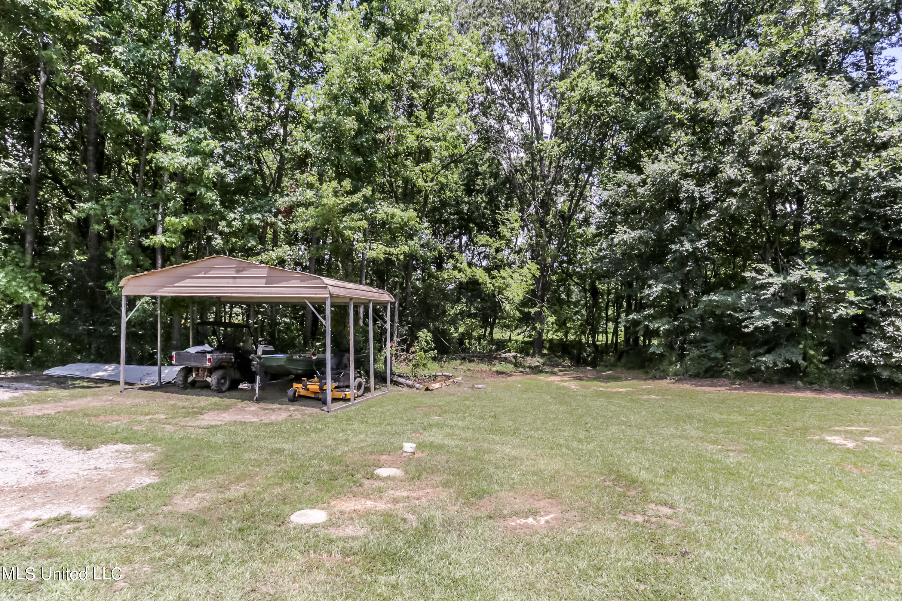 253 Red Banks Road Coldwater, MS 38618 - Photo 23 of 41 G22A7506