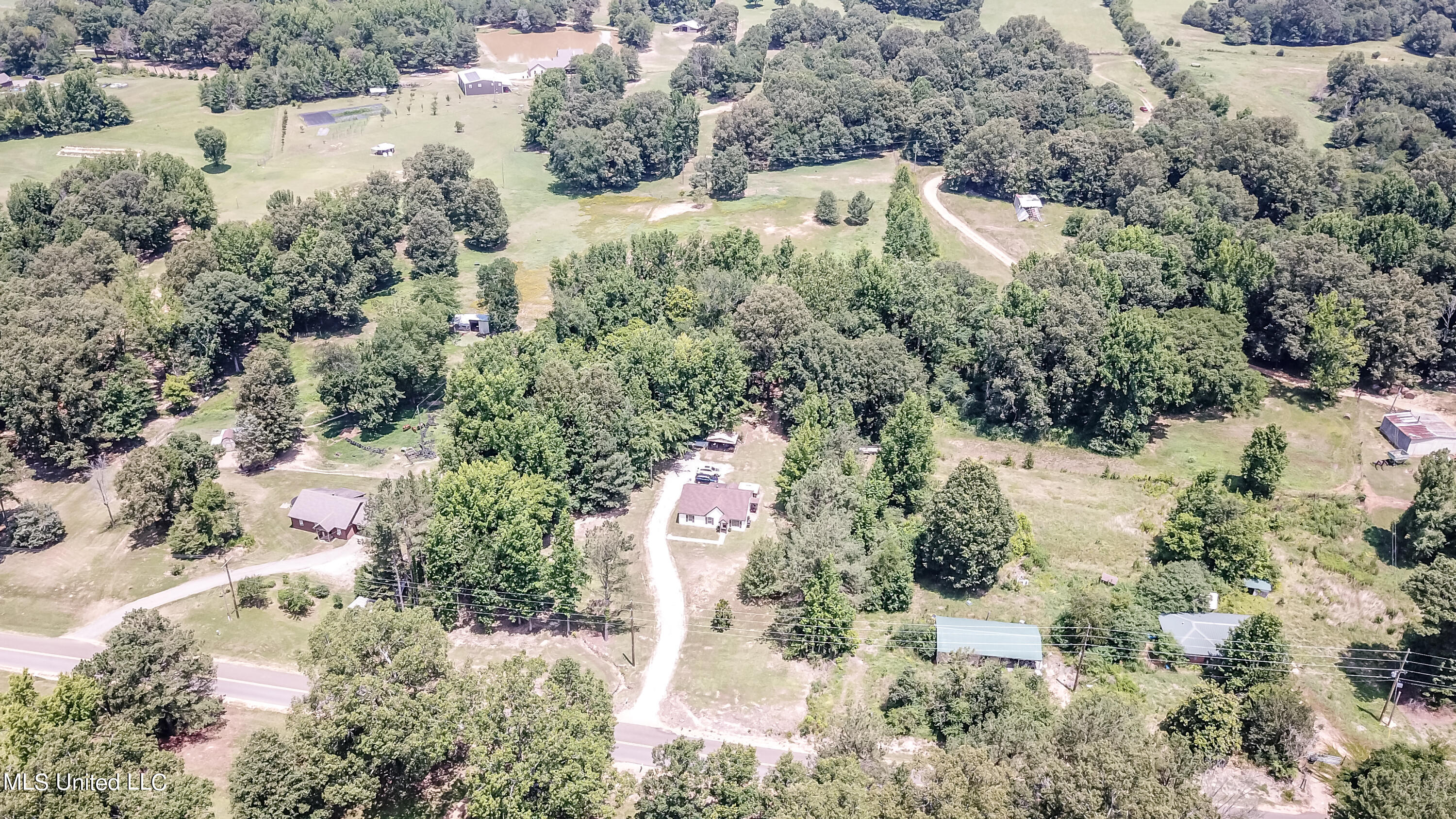 253 Red Banks Road Coldwater, MS 38618 - Photo 33 of 41 DJI_0009