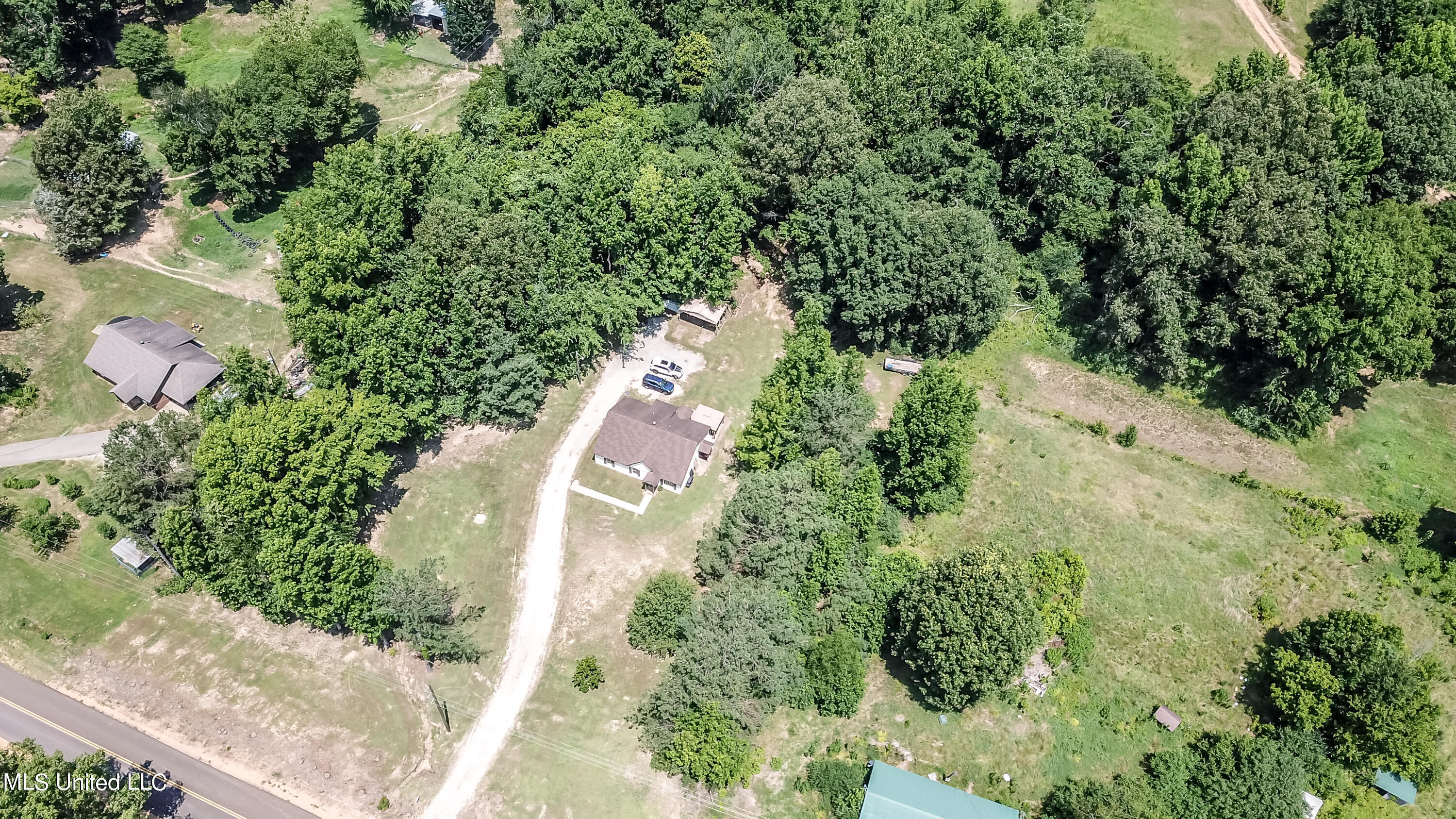 253 Red Banks Road Coldwater, MS 38618 - Photo 34 of 41 DJI_0012