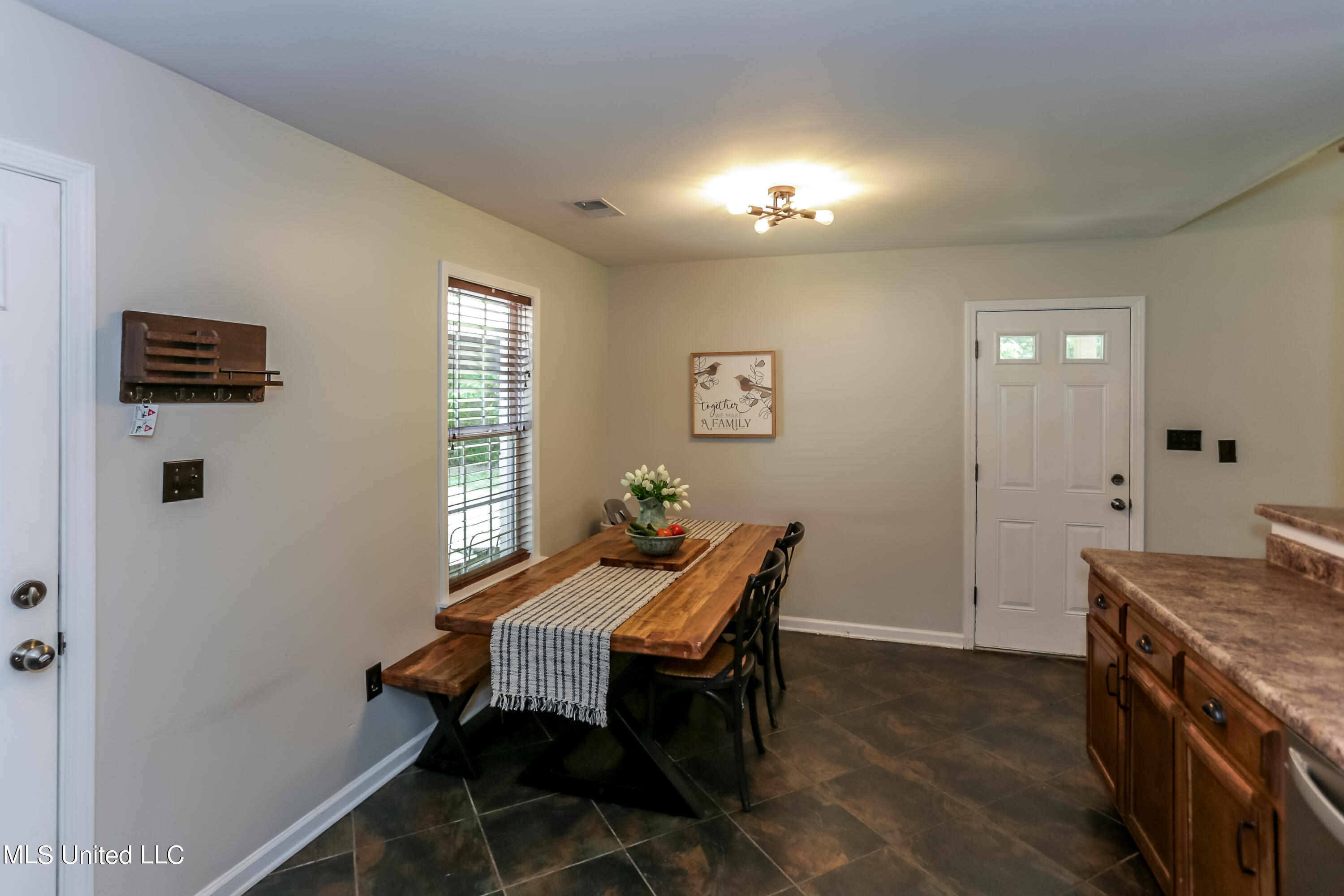 253 Red Banks Road Coldwater, MS 38618 - Photo 10 of 41 G22A7519