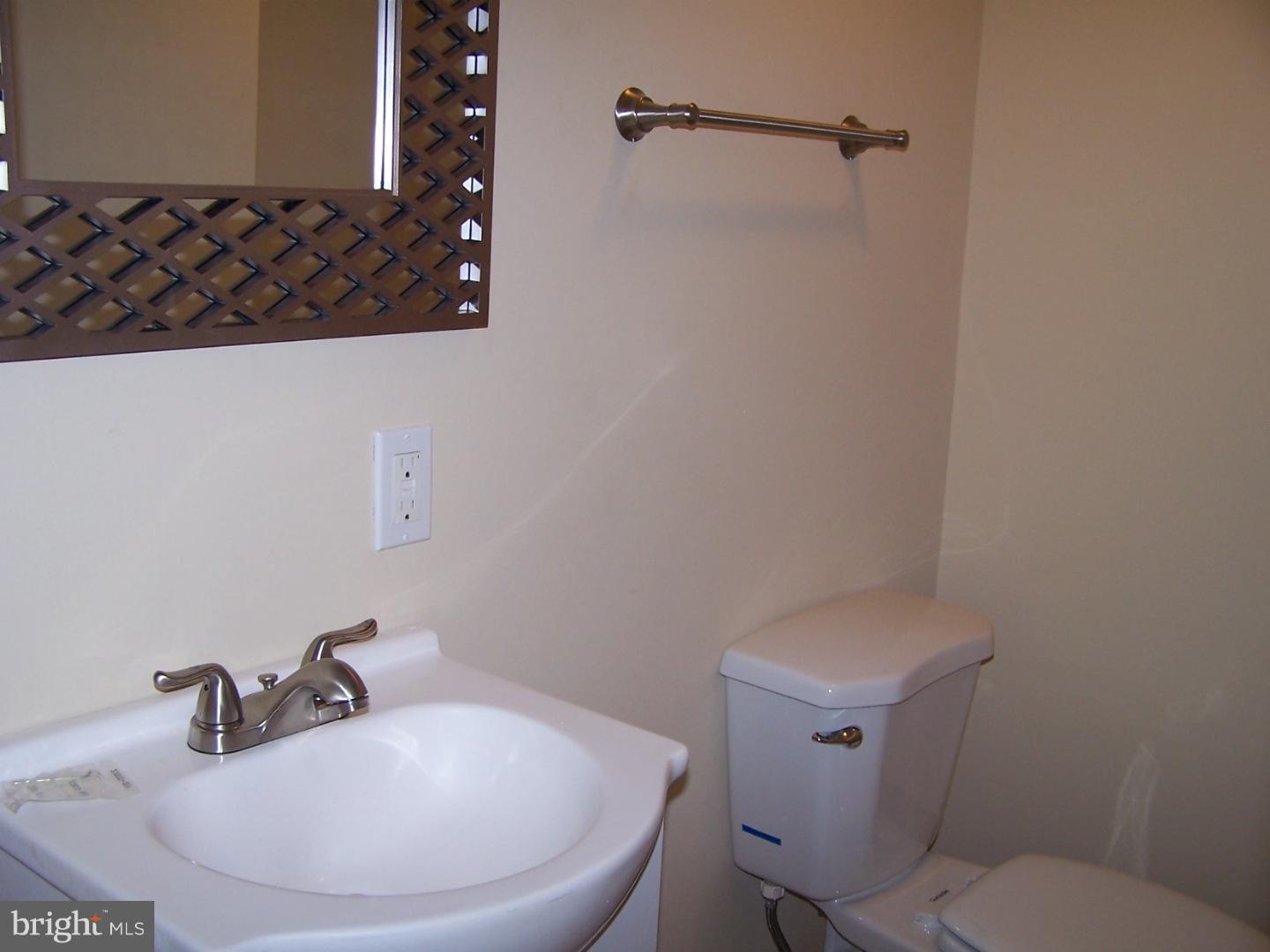 1046 Anna Road Huntingdon Valley, PA 19006 - Photo 22 of 25 Gallery Image 22