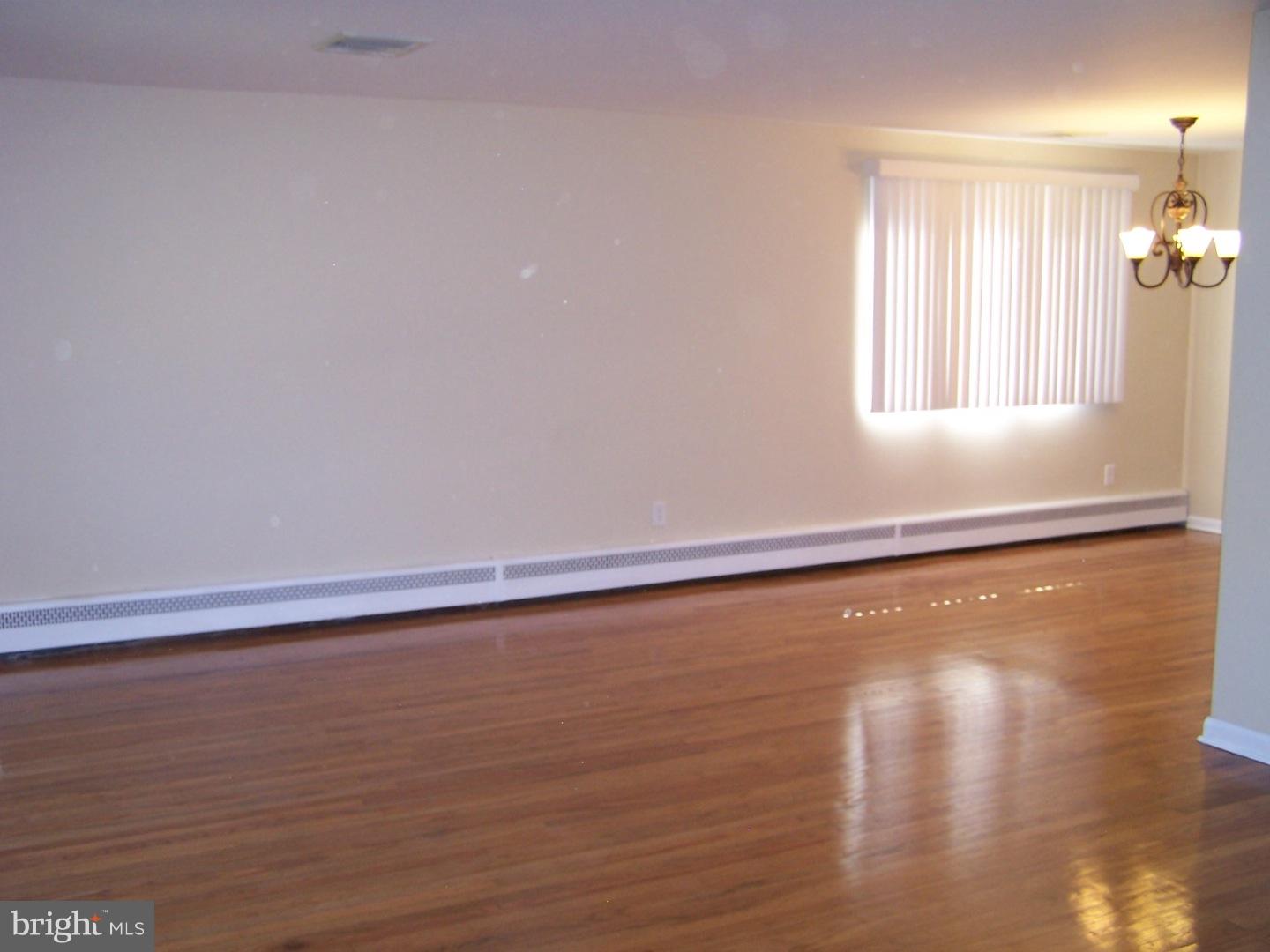 1046 Anna Road Huntingdon Valley, PA 19006 - Photo 5 of 25 Gallery Image 5