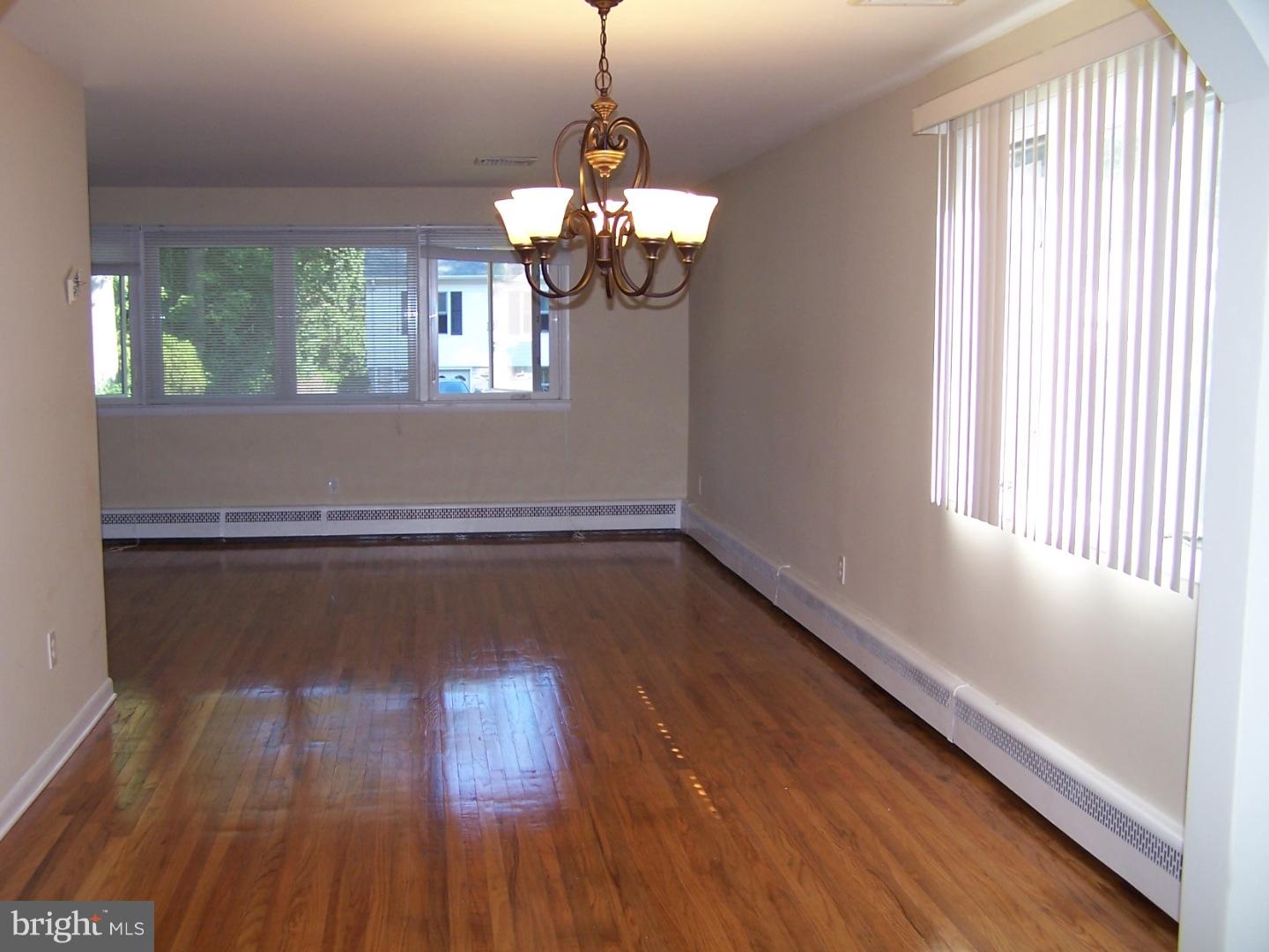1046 Anna Road Huntingdon Valley, PA 19006 - Photo 6 of 25 Gallery Image 6
