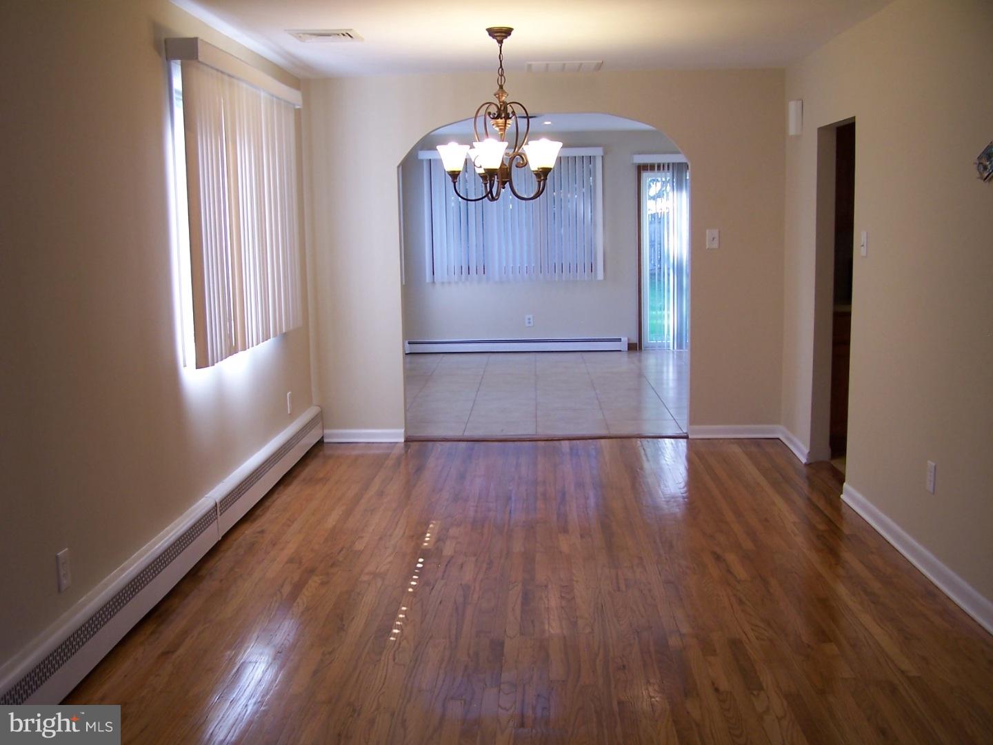 1046 Anna Road Huntingdon Valley, PA 19006 - Photo 7 of 25 Gallery Image 7