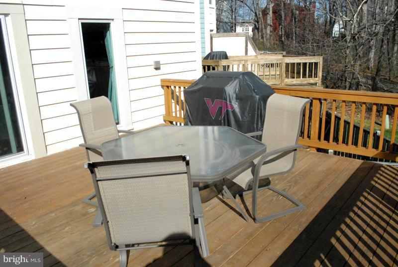 2143 Whisper Way Reston, VA 20191 - Photo 24 of 30 Deck
