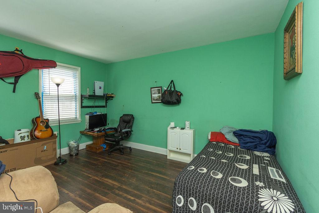2921 Cornwall Road Dundalk, MD 21222 - Photo 2 of 31 Lower Livingroom