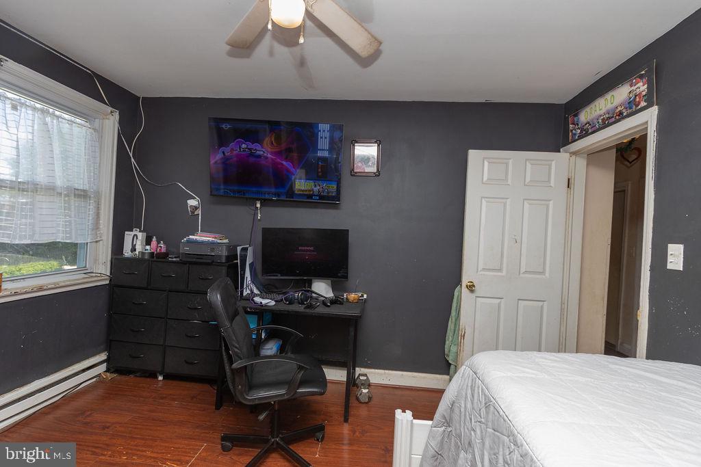 2921 Cornwall Road Dundalk, MD 21222 - Photo 21 of 31 Upper Bedroom