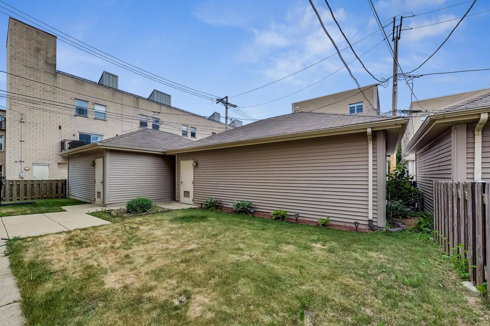 1038 South Racine Avenue, Unit 201 Chicago, IL 60607 - Photo 18 of 19