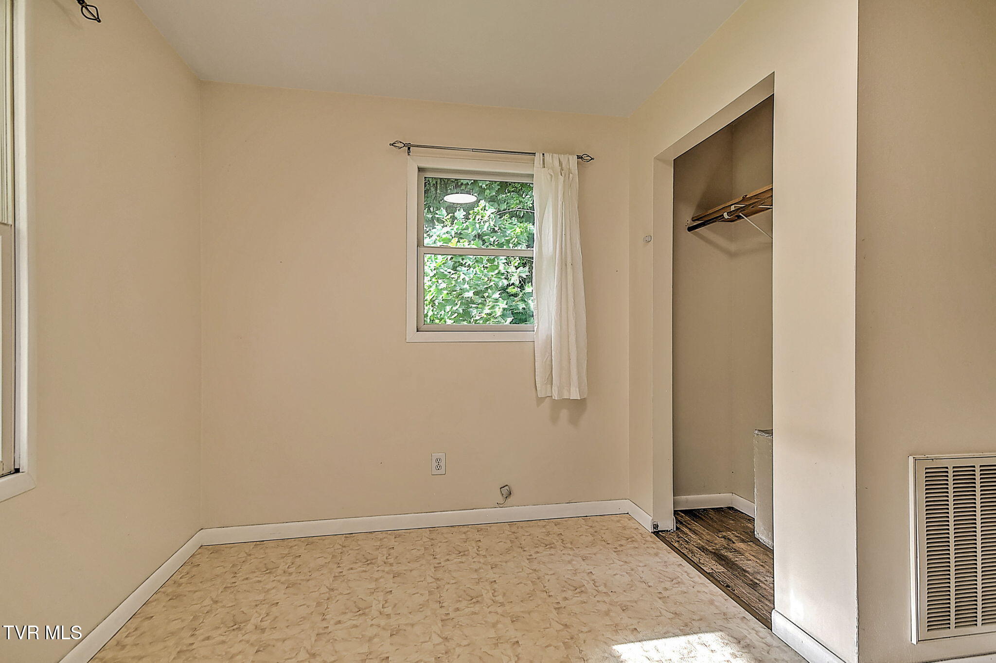 655 Wadlow Gap Road Kingsport, TN 37660 - Photo 23 of 66 19-web-or-mls-655 Wadalow Gap DP-20