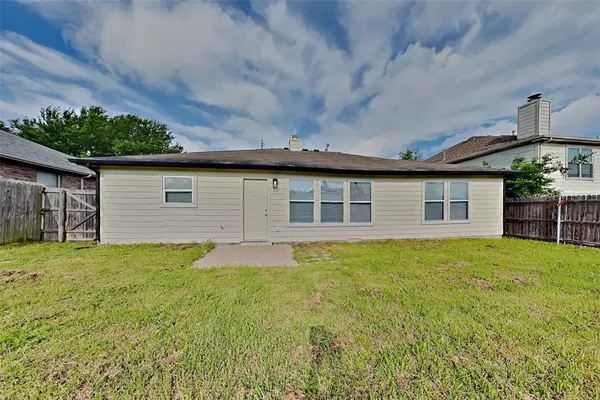 $1,900 | 1108 Halifax Lane, Forney, TX 75126