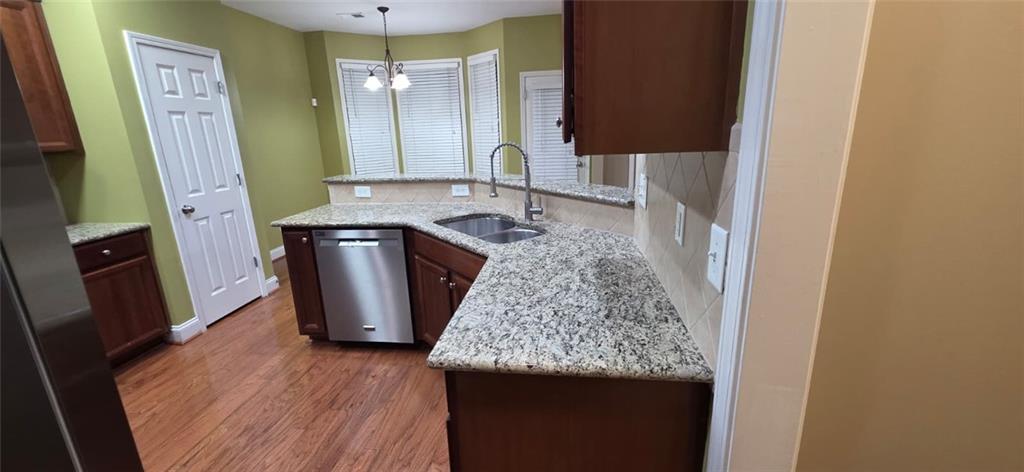 505 Wicklowe Place Acworth, GA 30102 - Photo 9 of 51 a kitchen with sink and refrigerator