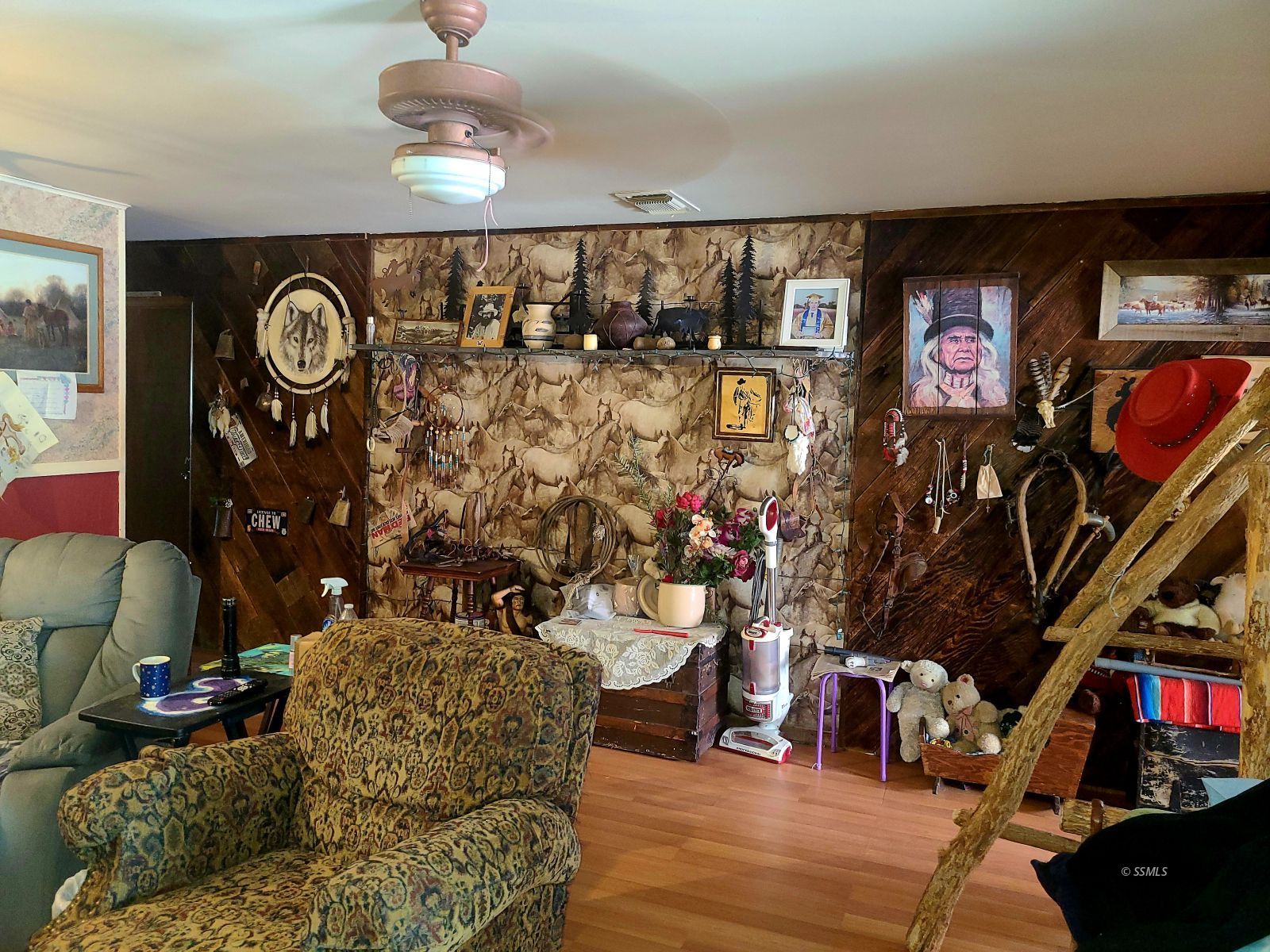 11557 Back Canyon Road Caliente, CA 93518 - Photo 12 of 18 a living room with lots of furniture and a flat screen tv