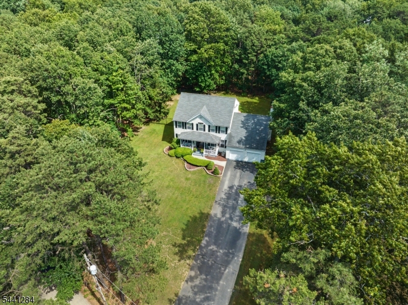 6 Drift Road Freehold, NJ 07728 - Photo 4 of 26