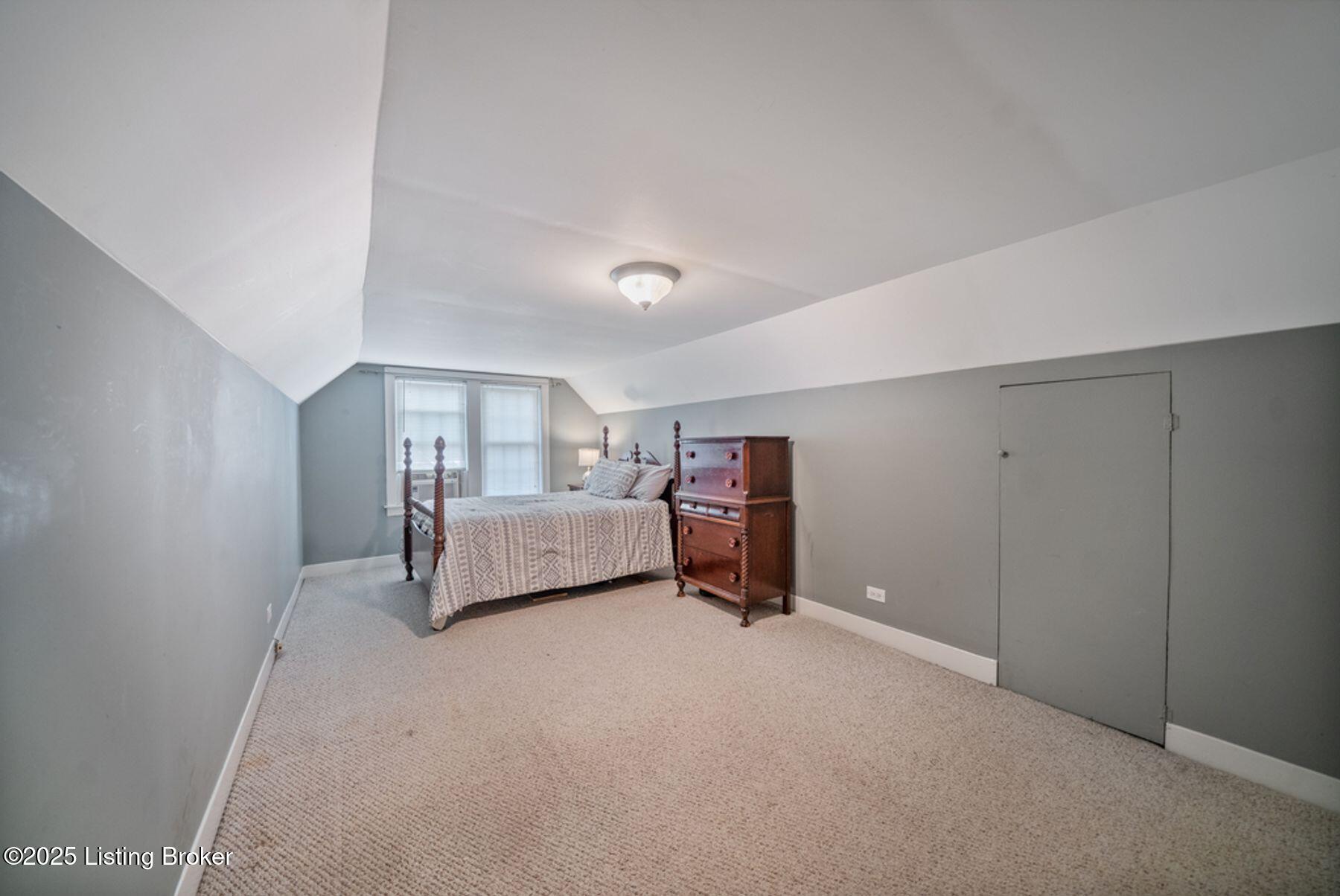 2929 Curran Road Louisville, KY 40205 - Photo 24 of 38 photo_online_023