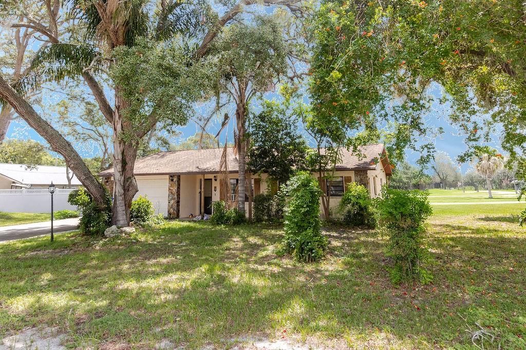 1042 Tryon Circle Spring Hill, FL 34606 - Photo 4 of 28
