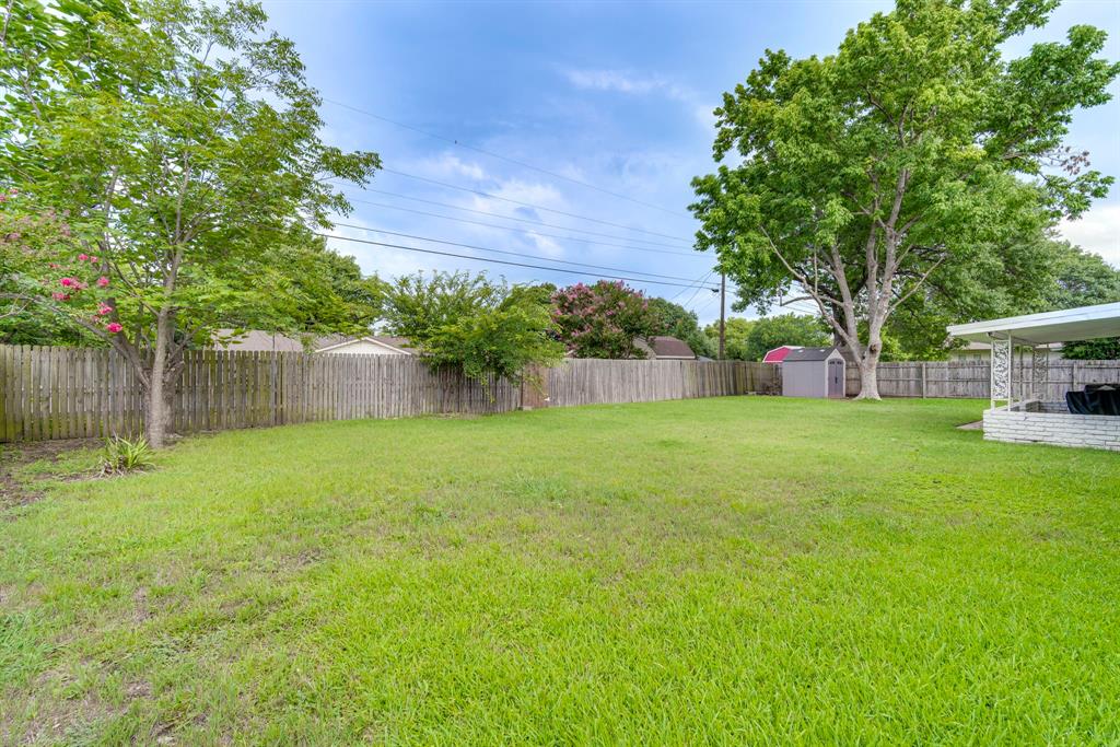 1425 Ridgecrest Drive Midlothian, TX 76065 - Photo 26 of 33 Lots of area to enjoy the outdoors.