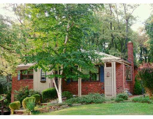 121 Oakhurst Road Pittsburgh, PA 15215 - Photo 1 of 8 Exterior Front.