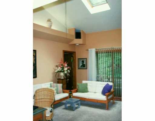 121 Oakhurst Road Pittsburgh, PA 15215 - Photo 2 of 8 Den/Family/Great Room.
