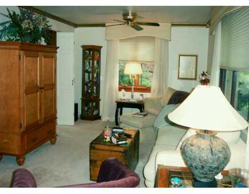 121 Oakhurst Road Pittsburgh, PA 15215 - Photo 3 of 8 Living Room.