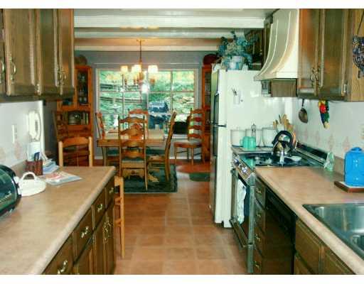 121 Oakhurst Road Pittsburgh, PA 15215 - Photo 6 of 8 Kitchen.