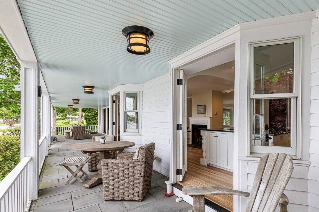 81 Mathewson Road Barrington, RI 02806 - Photo 8 of 49 Gracious outdoor spaces
