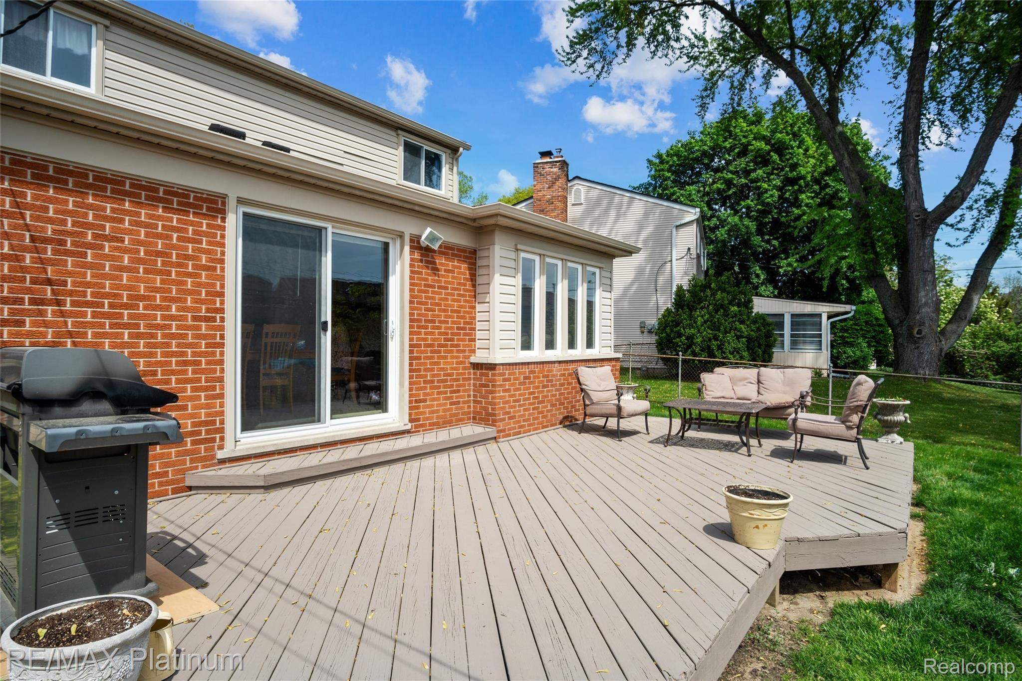 624 Reed Court Northville, MI 48167 - Photo 18 of 19 23.jpg