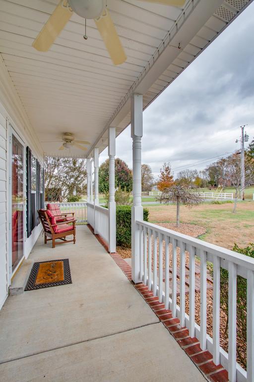 86 Big Springs Road Lebanon, TN 37087 - Photo 2 of 27 a sitting area with furniture and city view
