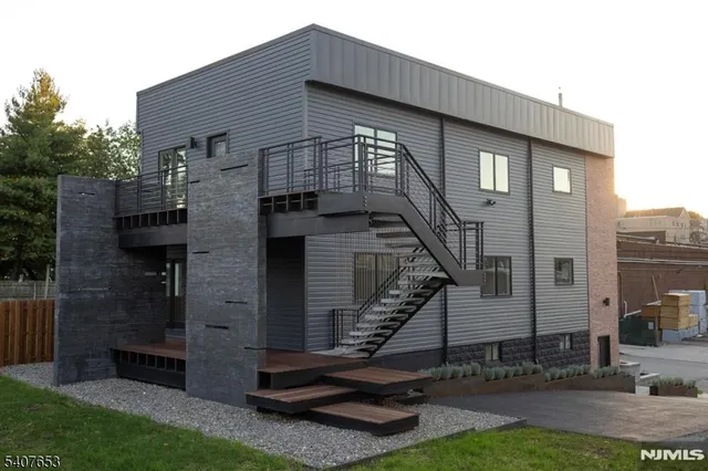 $3,500 | 246 Cortlandt Street, Unit 2, Belleville, NJ 07109