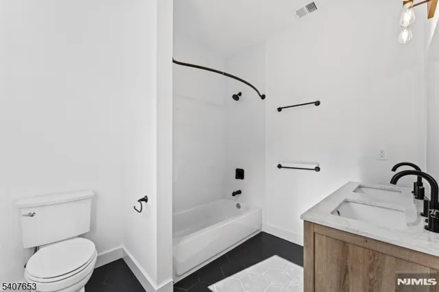 $3,500 | 246 Cortlandt Street, Unit 2, Belleville, NJ 07109