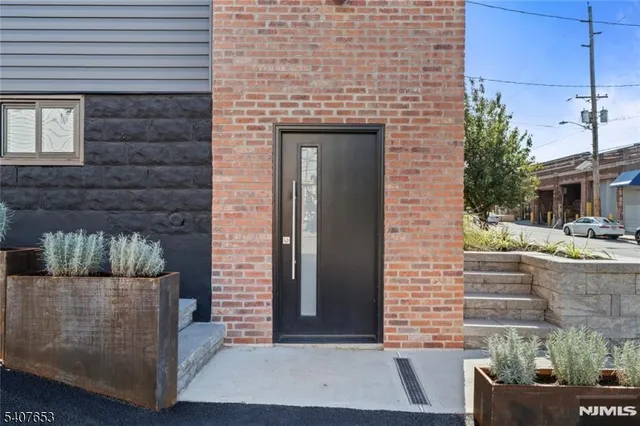 $3,500 | 246 Cortlandt Street, Unit 2, Belleville, NJ 07109