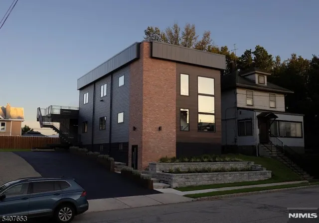 $3,500 | 246 Cortlandt Street, Unit 2, Belleville, NJ 07109