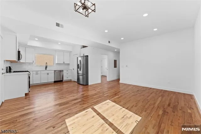 $3,500 | 246 Cortlandt Street, Unit 2, Belleville, NJ 07109