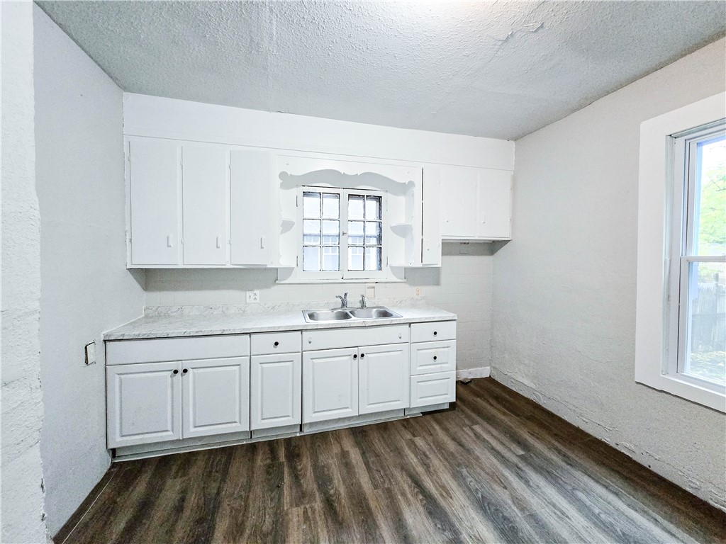 28 5th Street Rochester, NY 14605 - Photo 3 of 15