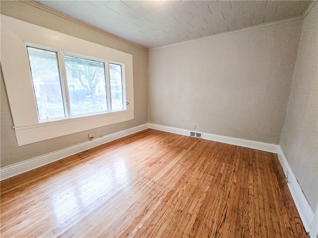 28 5th Street Rochester, NY 14605 - Photo 5 of 15