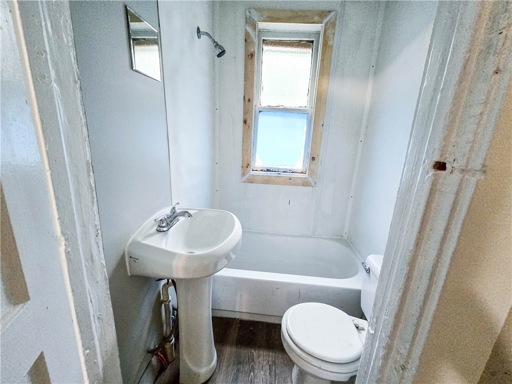 28 5th Street Rochester, NY 14605 - Photo 9 of 15