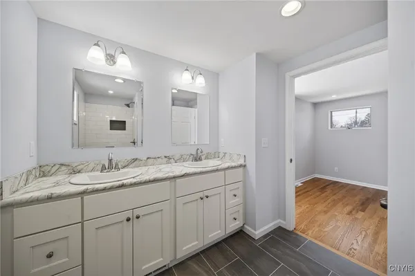 $2,700 | 101 Augusta Drive, Cicero, NY 13212